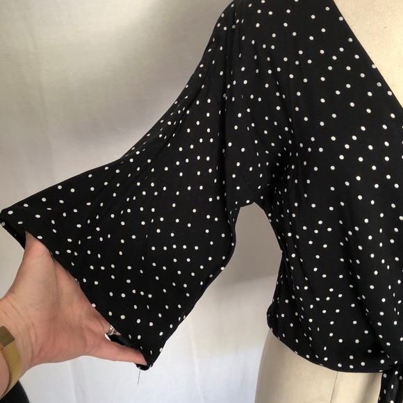 Mine blouse black and whit polka dot v neck w waist tie size M - Picture 3 of 8